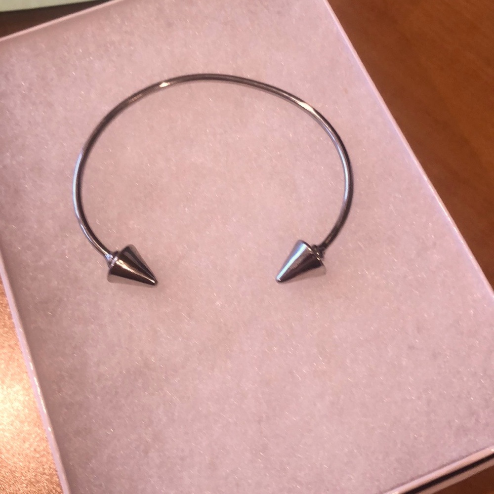 Silver arrow bracelet: copy of Tiffany